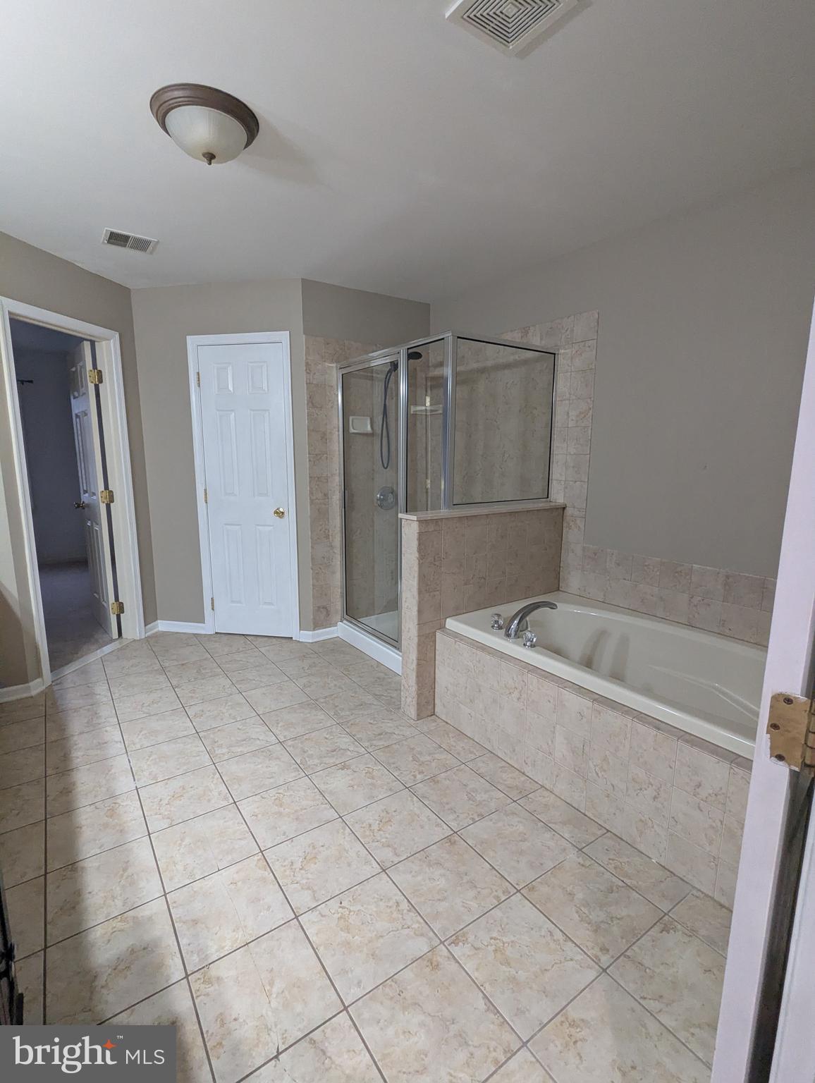 TATAMY HUNT - Residential Lease