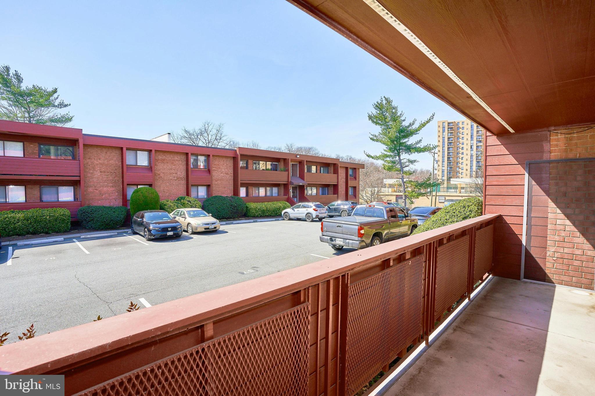 GEORGE MASON VILLAGE - Residential