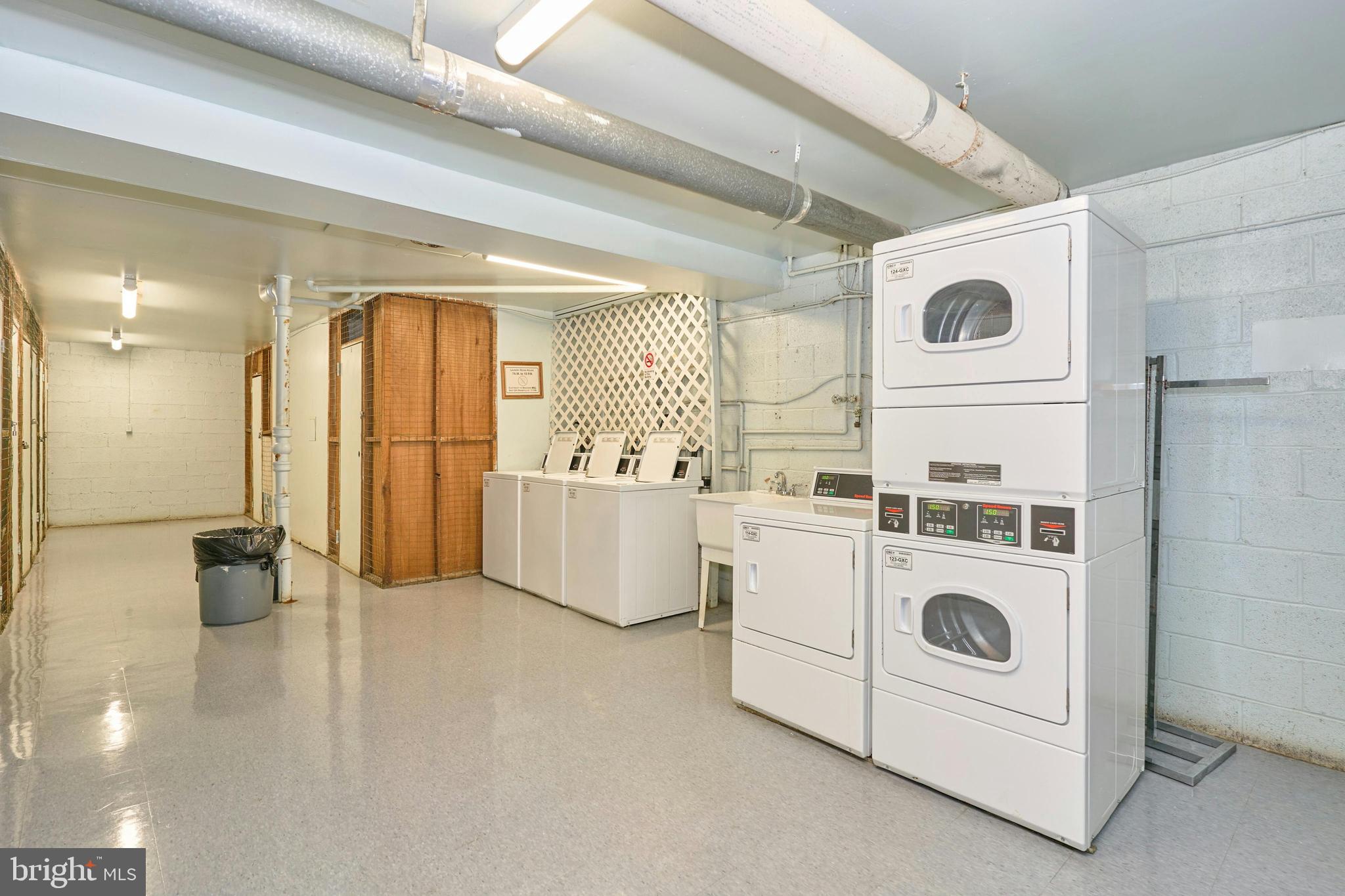 GEORGE MASON VILLAGE - Residential