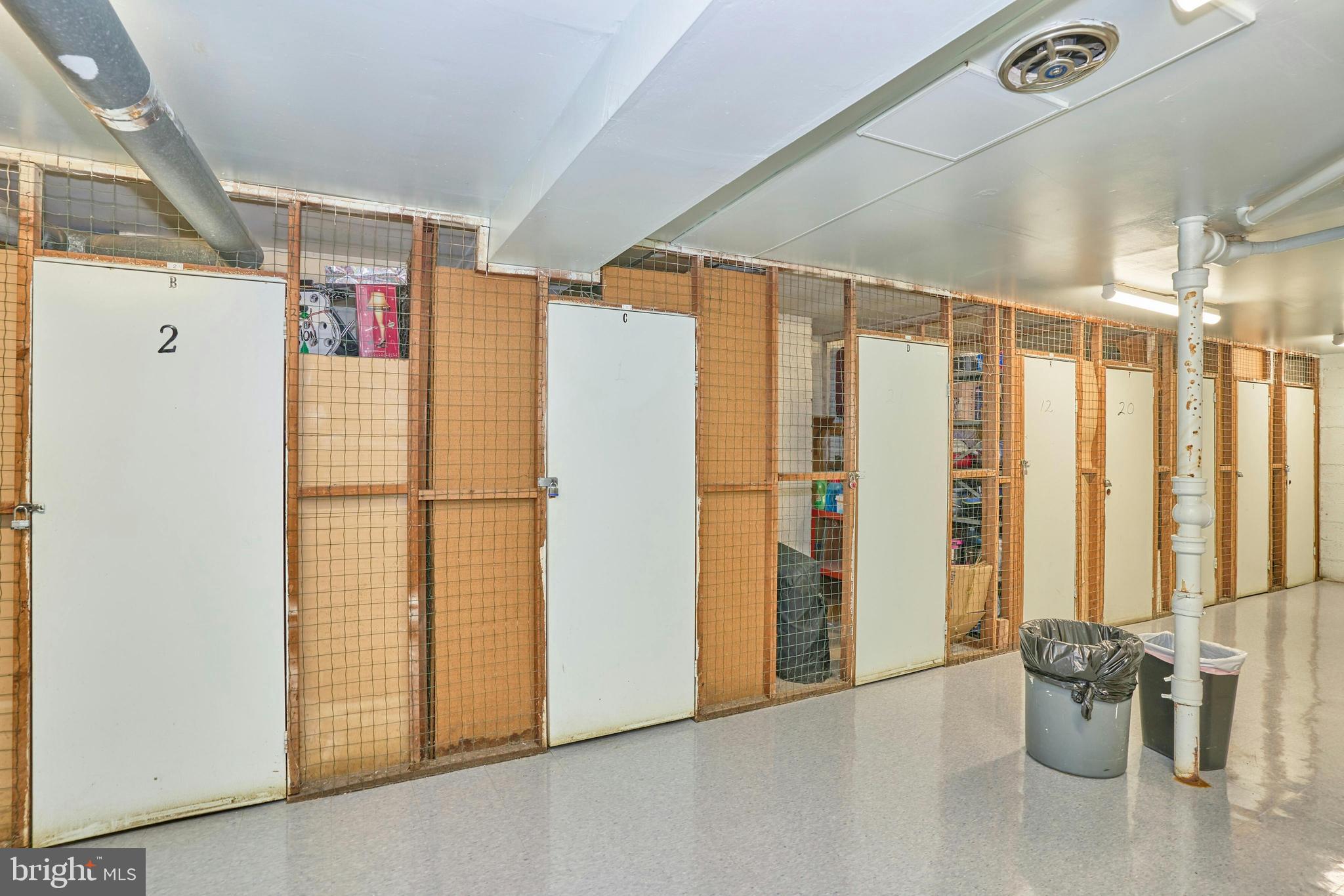 GEORGE MASON VILLAGE - Residential