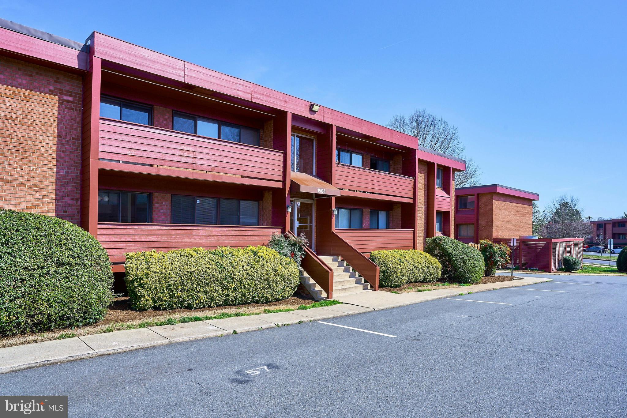 GEORGE MASON VILLAGE - Residential