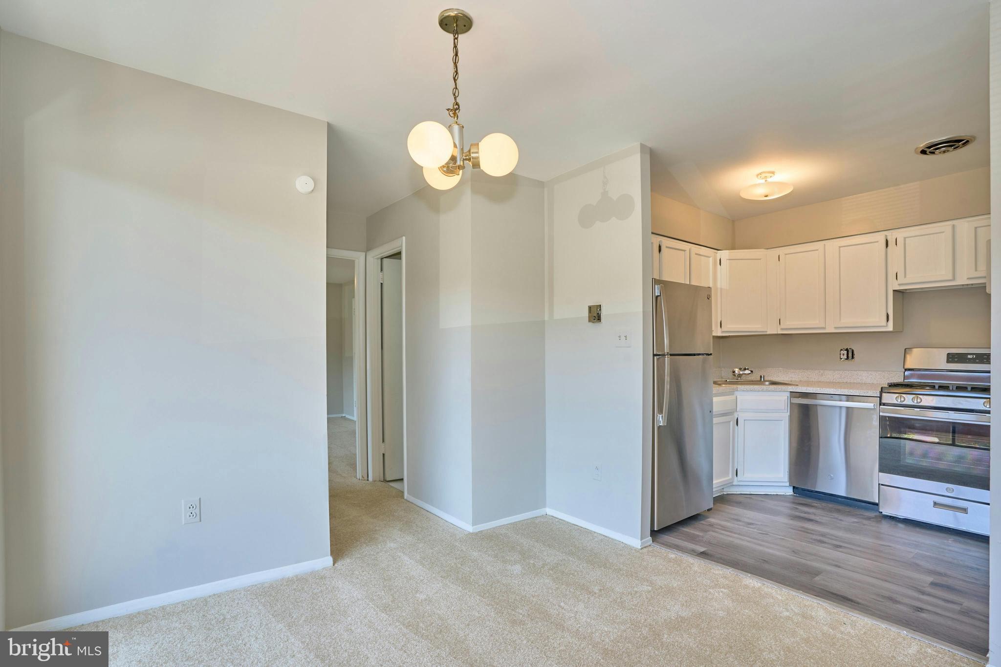 GEORGE MASON VILLAGE - Residential