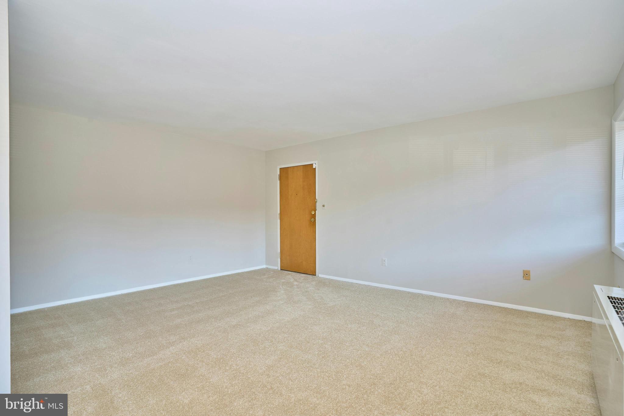 GEORGE MASON VILLAGE - Residential