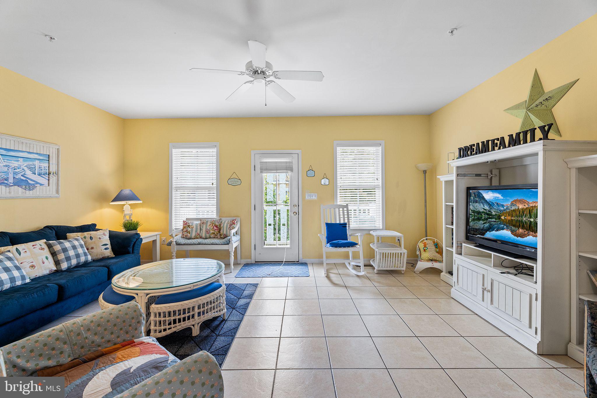 SUNSET ISLAND - Residential