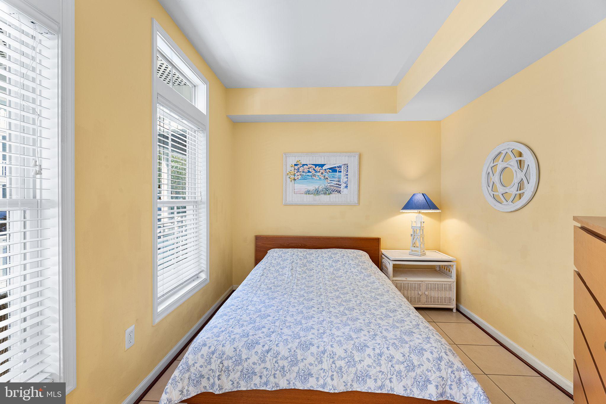 SUNSET ISLAND - Residential