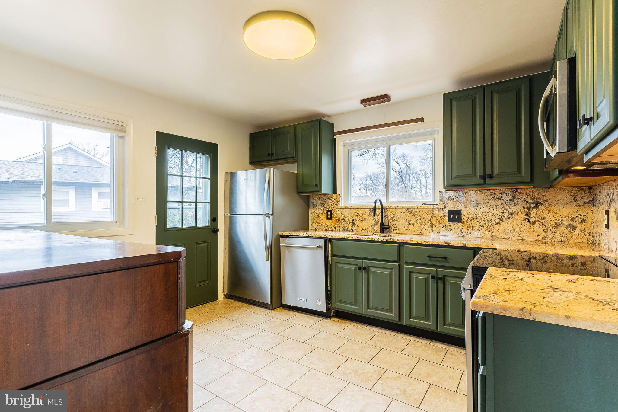 SPRINGFIELD ESTATES - Residential Lease