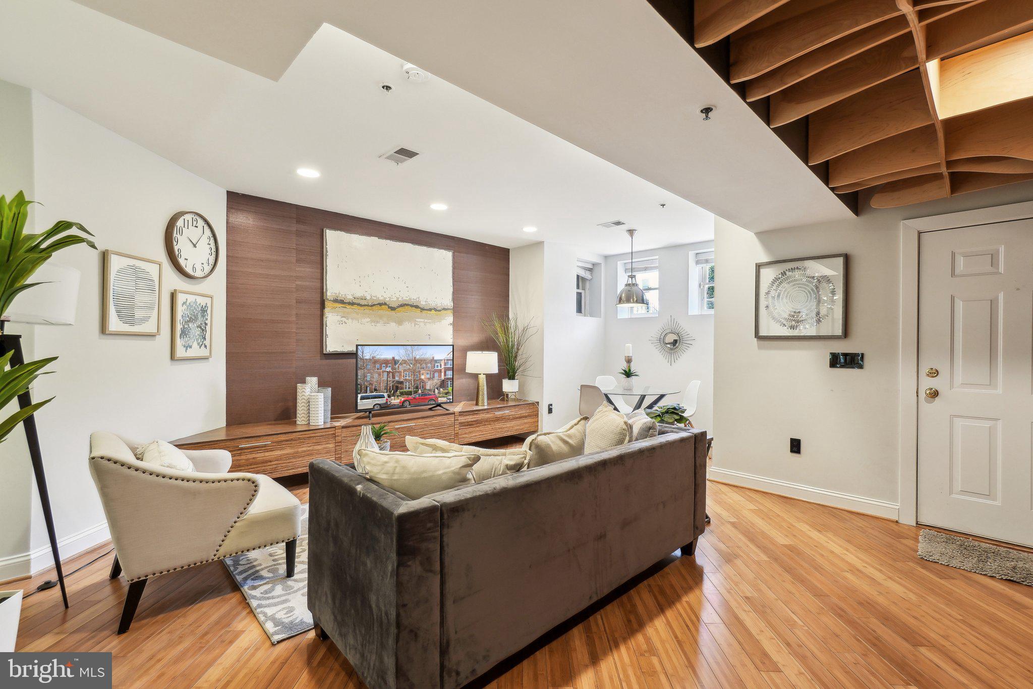 1504 17TH STREET NW 2