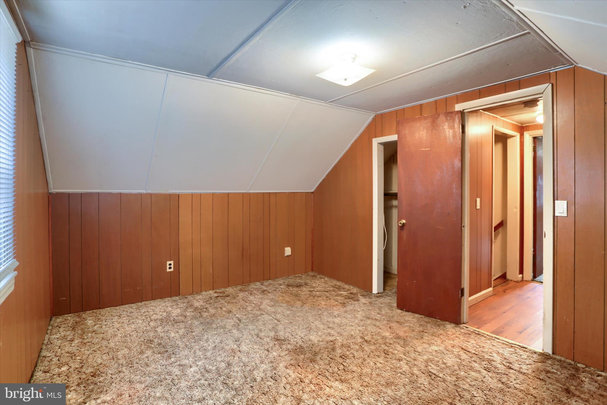 OAK HILLS - Residential