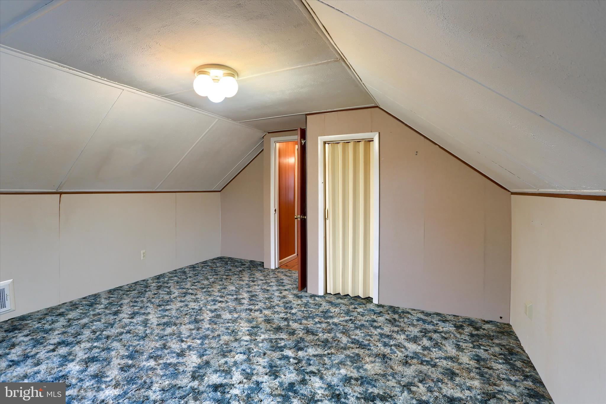 OAK HILLS - Residential