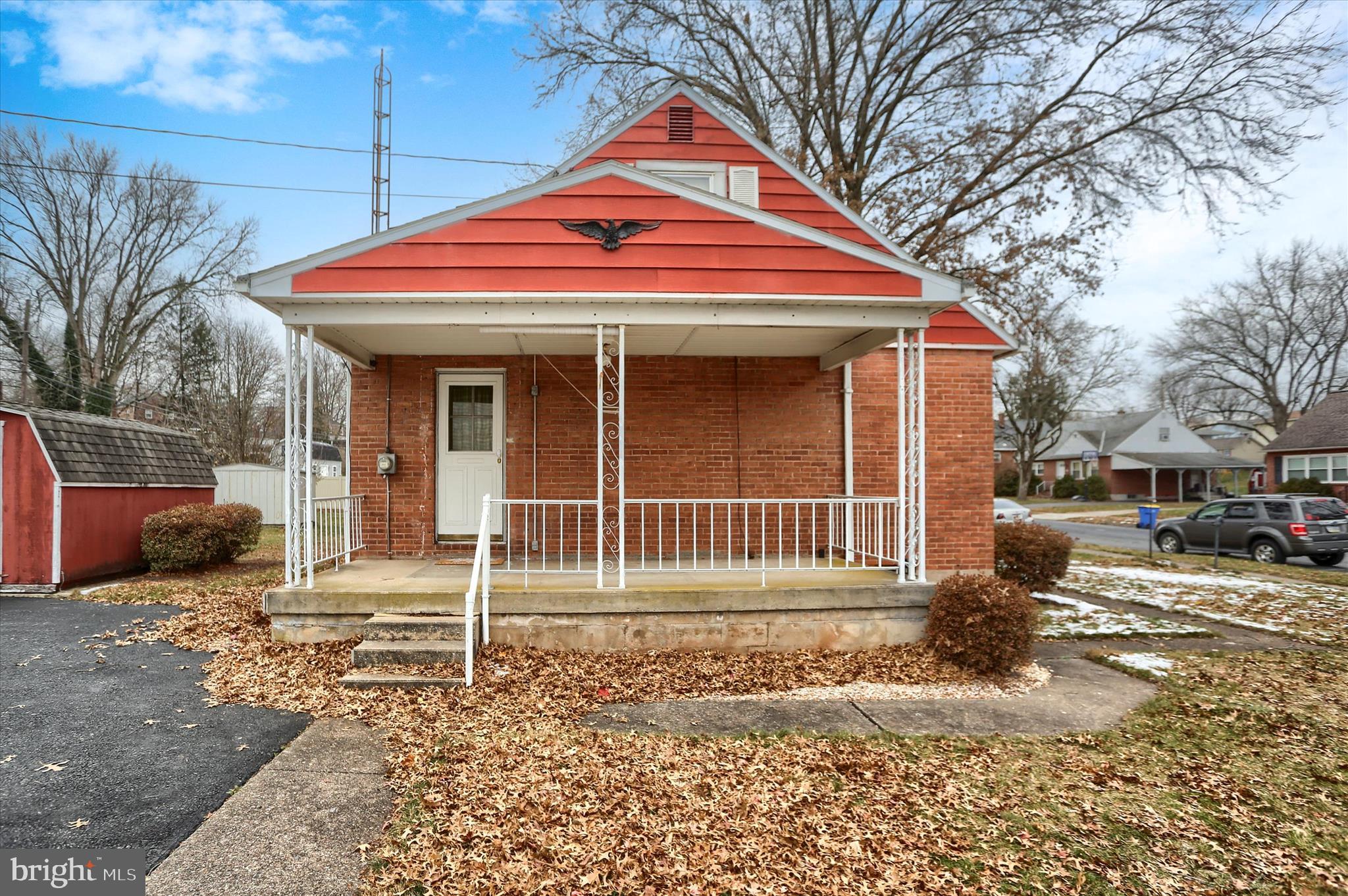 OAK HILLS - Residential