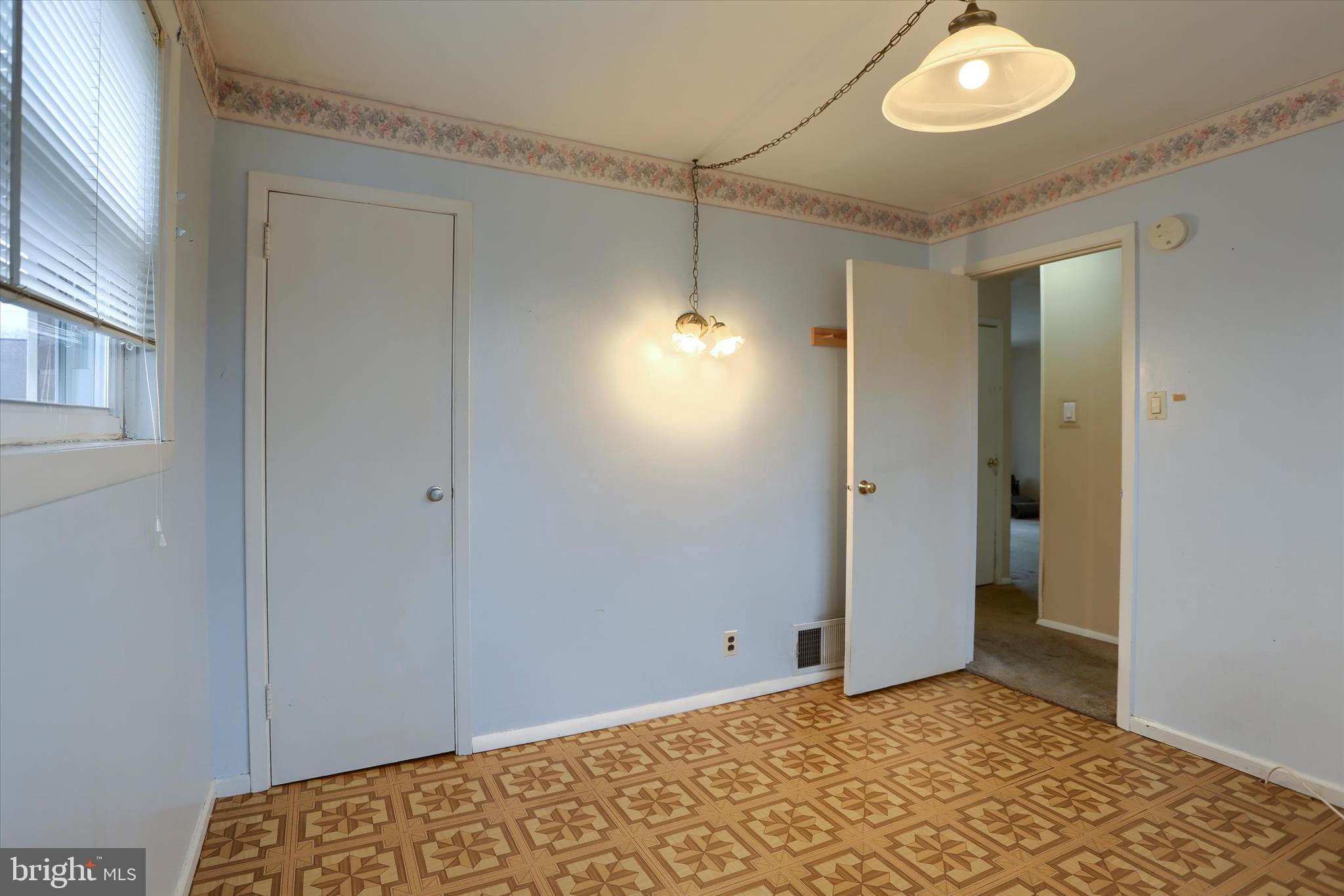 OAK HILLS - Residential