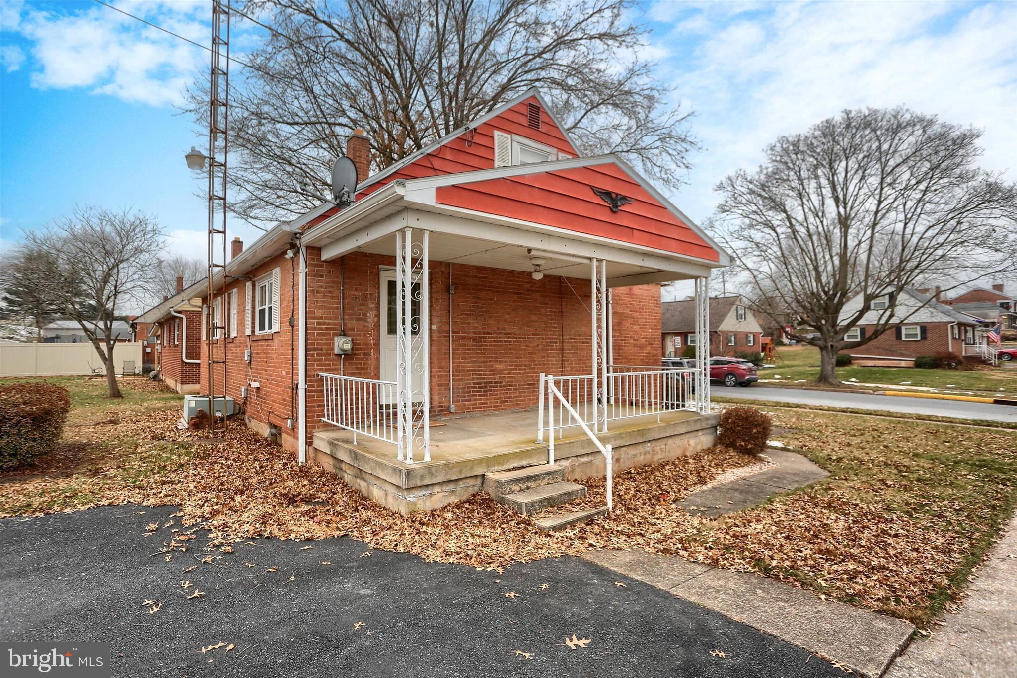 OAK HILLS - Residential