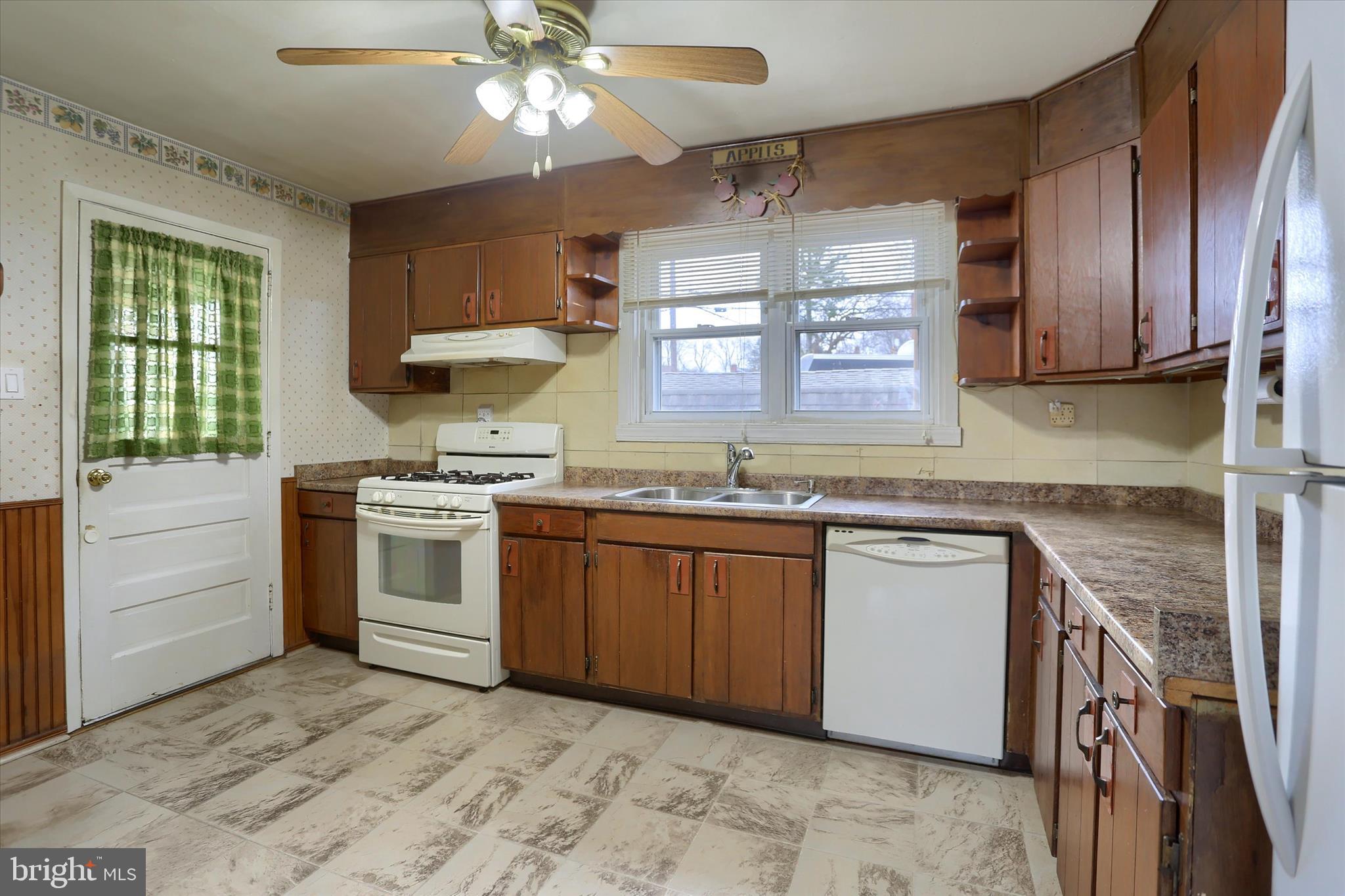 OAK HILLS - Residential