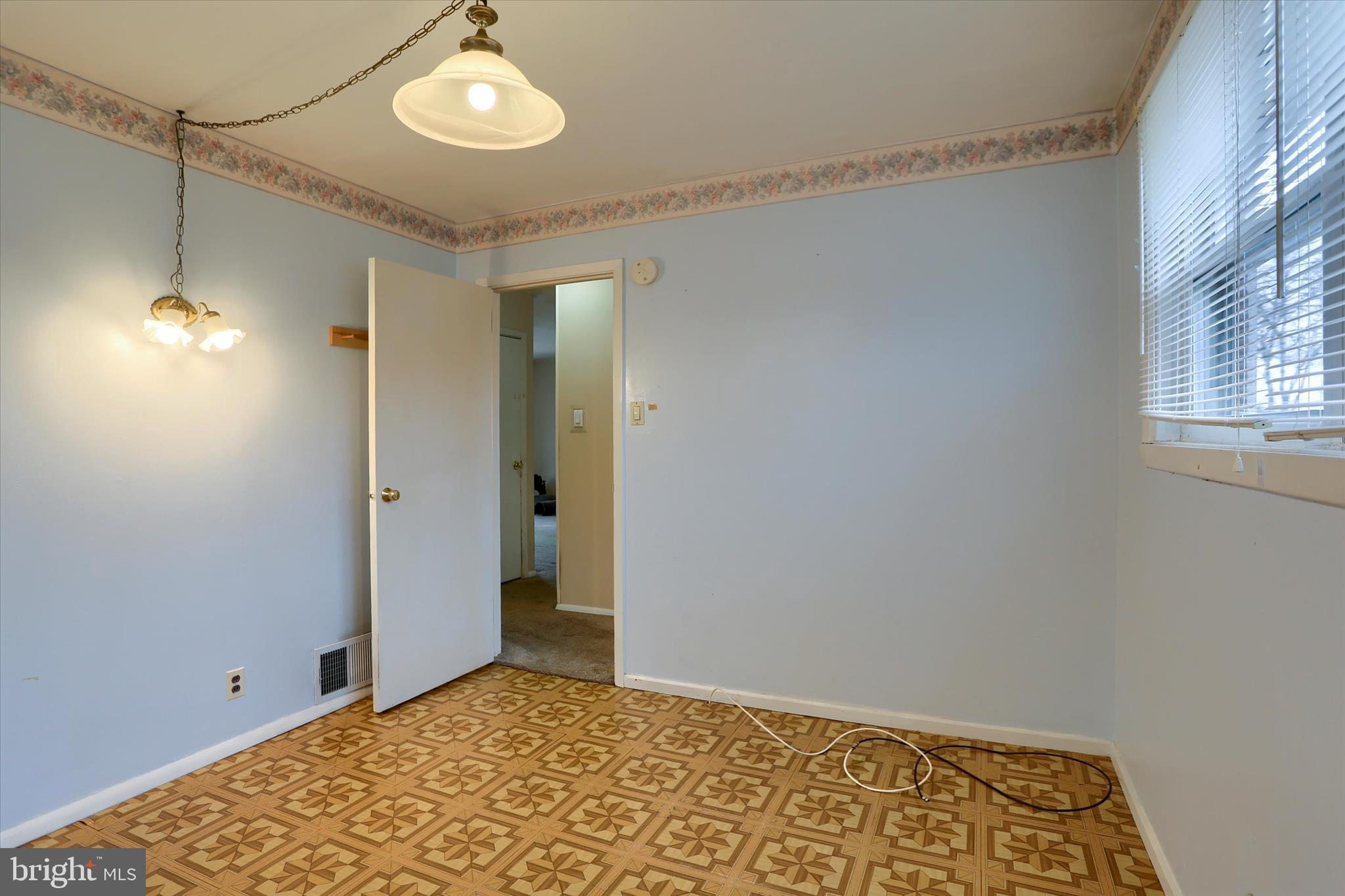 OAK HILLS - Residential