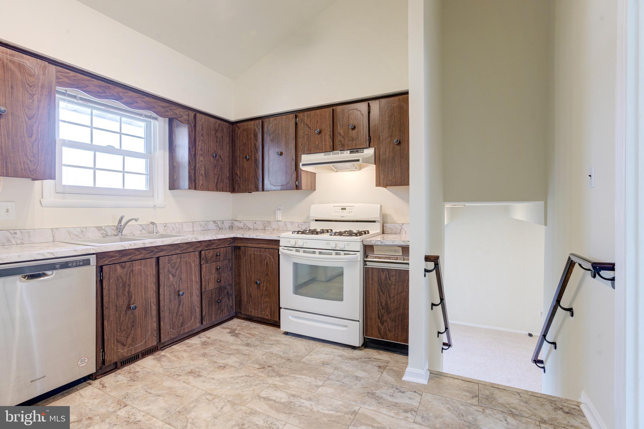 BRIGHT OAKS - Residential