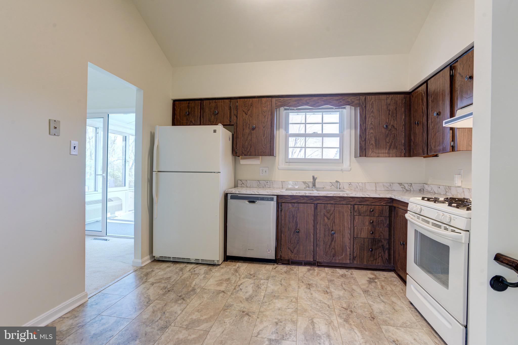 BRIGHT OAKS - Residential