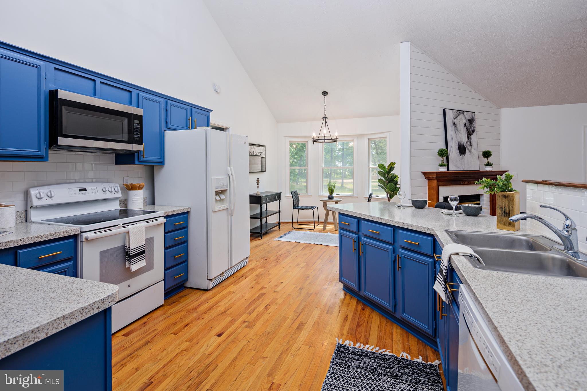 LYN WOODS - Residential