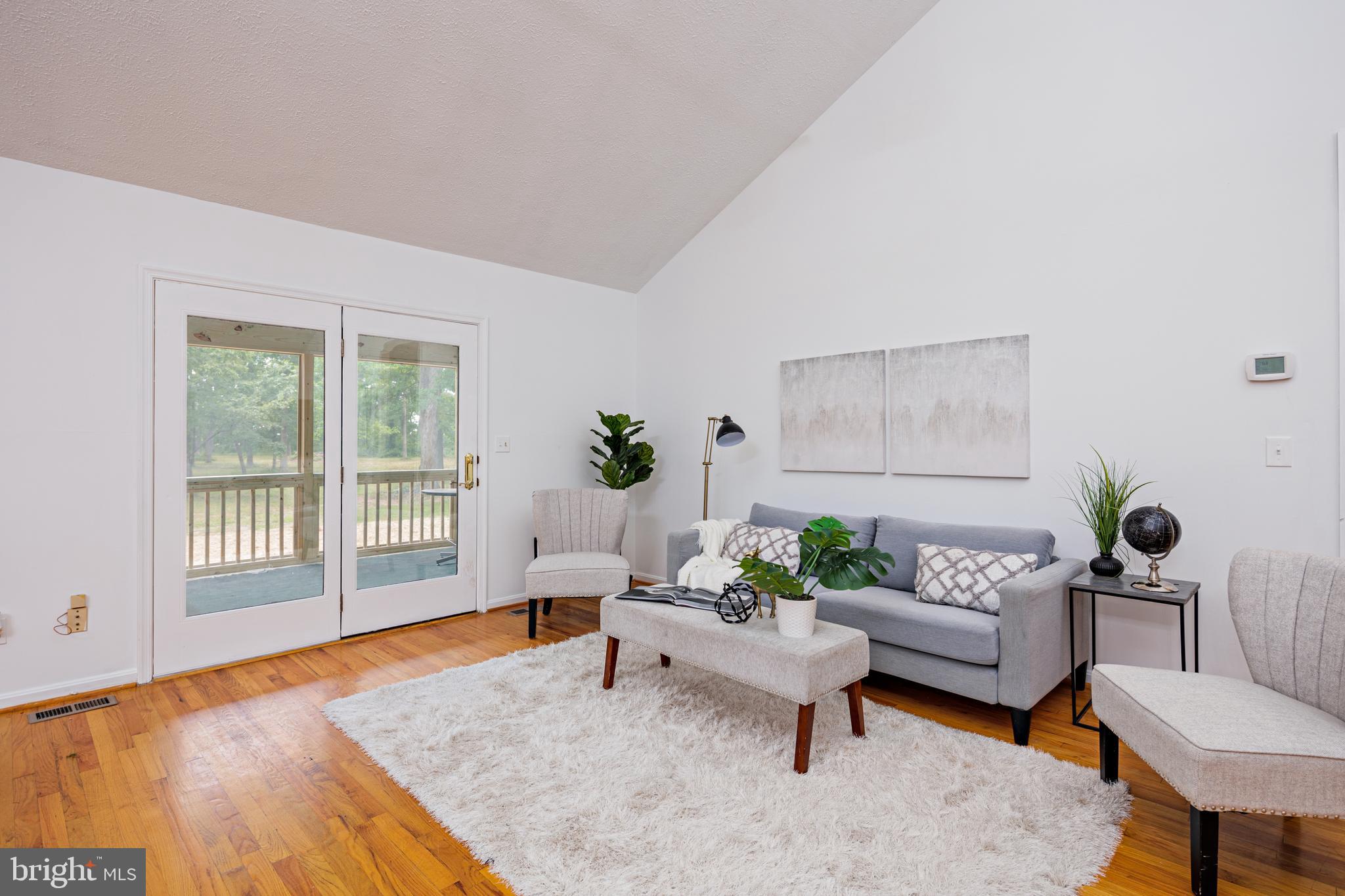 LYN WOODS - Residential