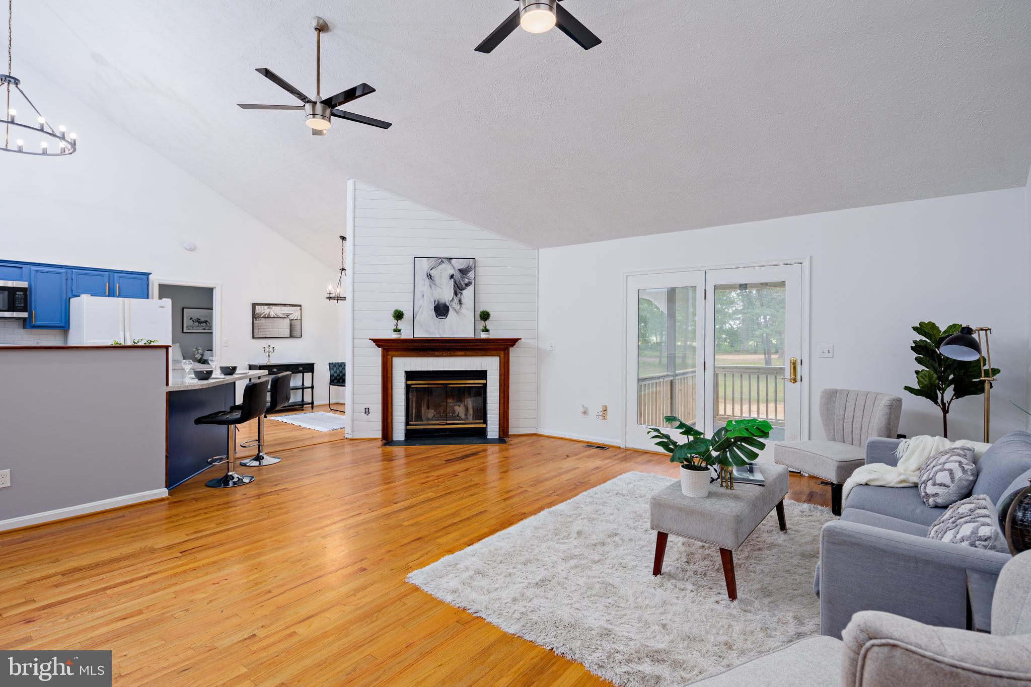 LYN WOODS - Residential