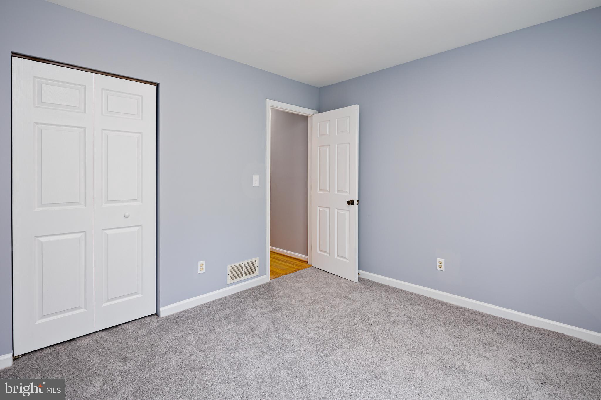 LYN WOODS - Residential