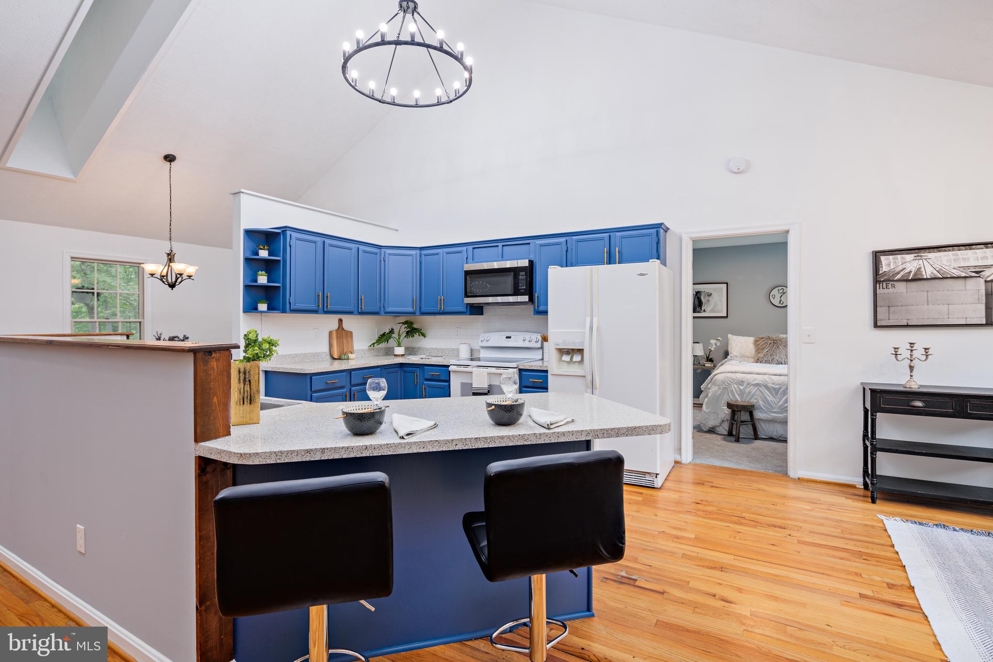 LYN WOODS - Residential