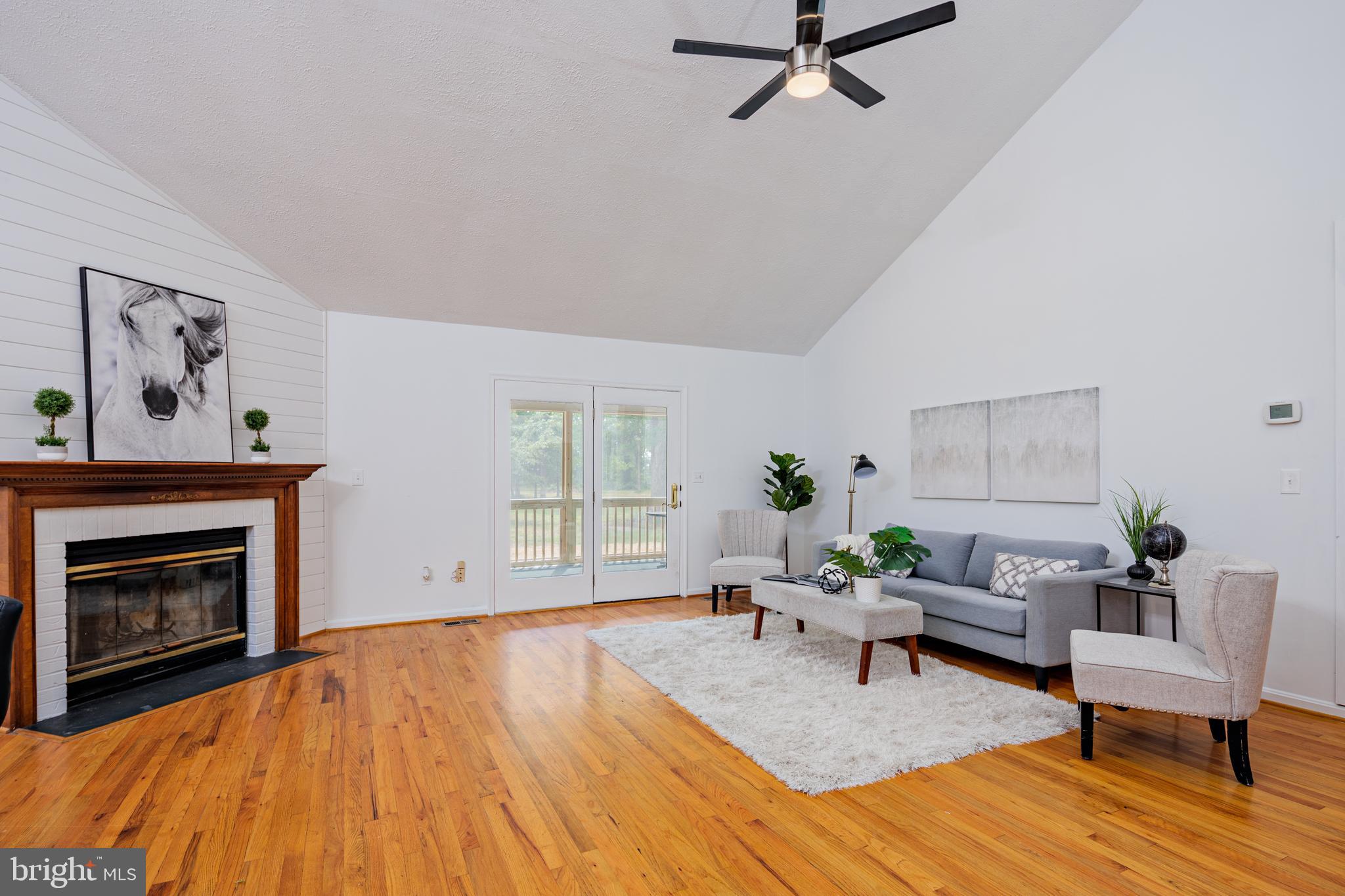 LYN WOODS - Residential