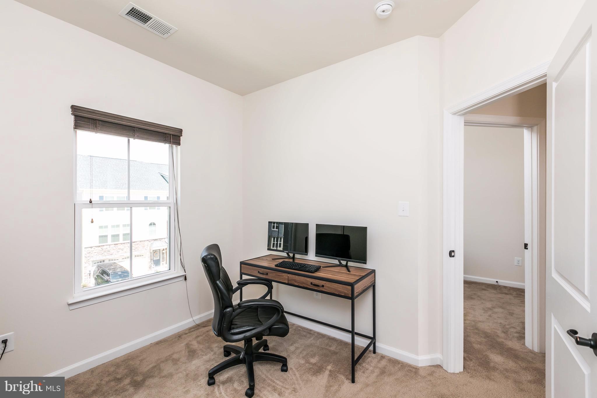 CREEKSIDE VILLAGE AT TANYARD SPRINGS - Residential Lease