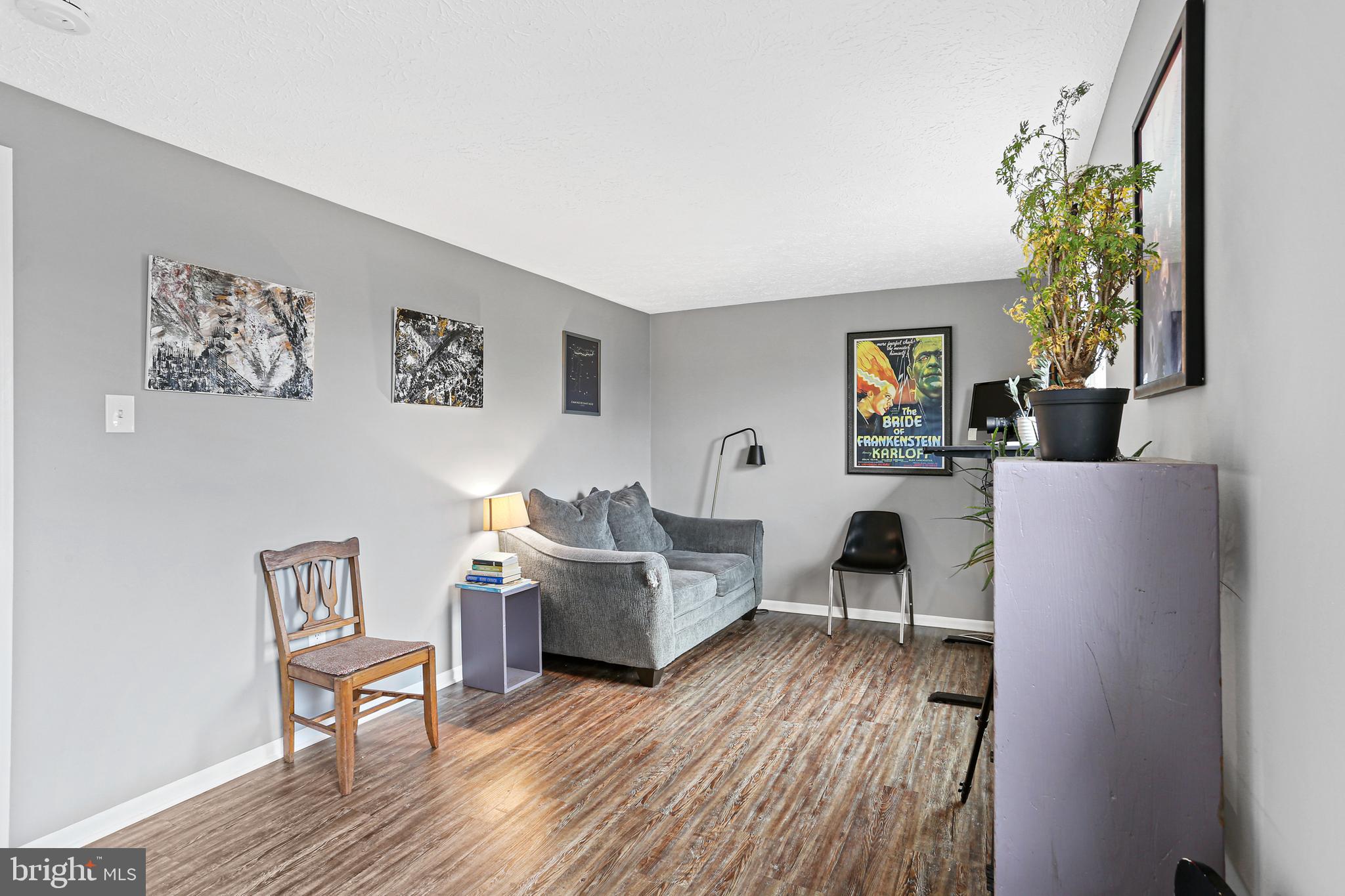 HILLCREST KNOLLS - Residential