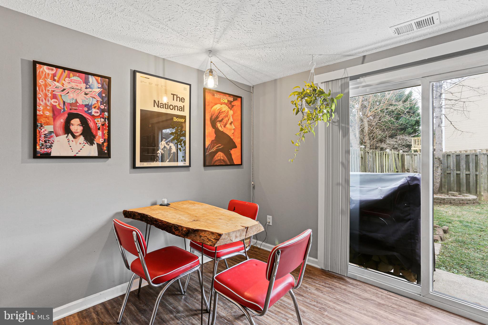 HILLCREST KNOLLS - Residential