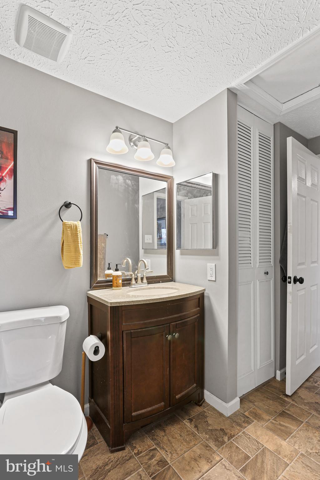 HILLCREST KNOLLS - Residential