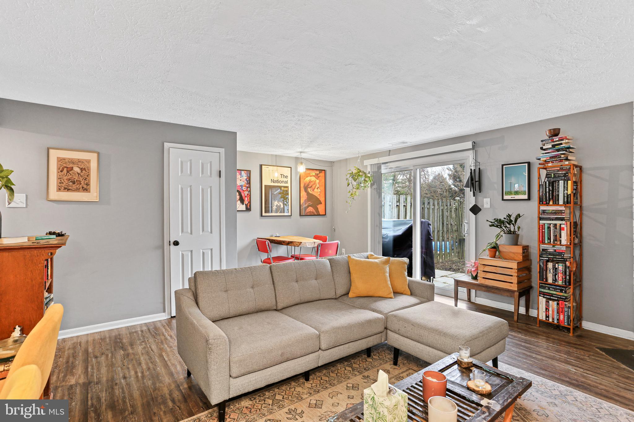 HILLCREST KNOLLS - Residential