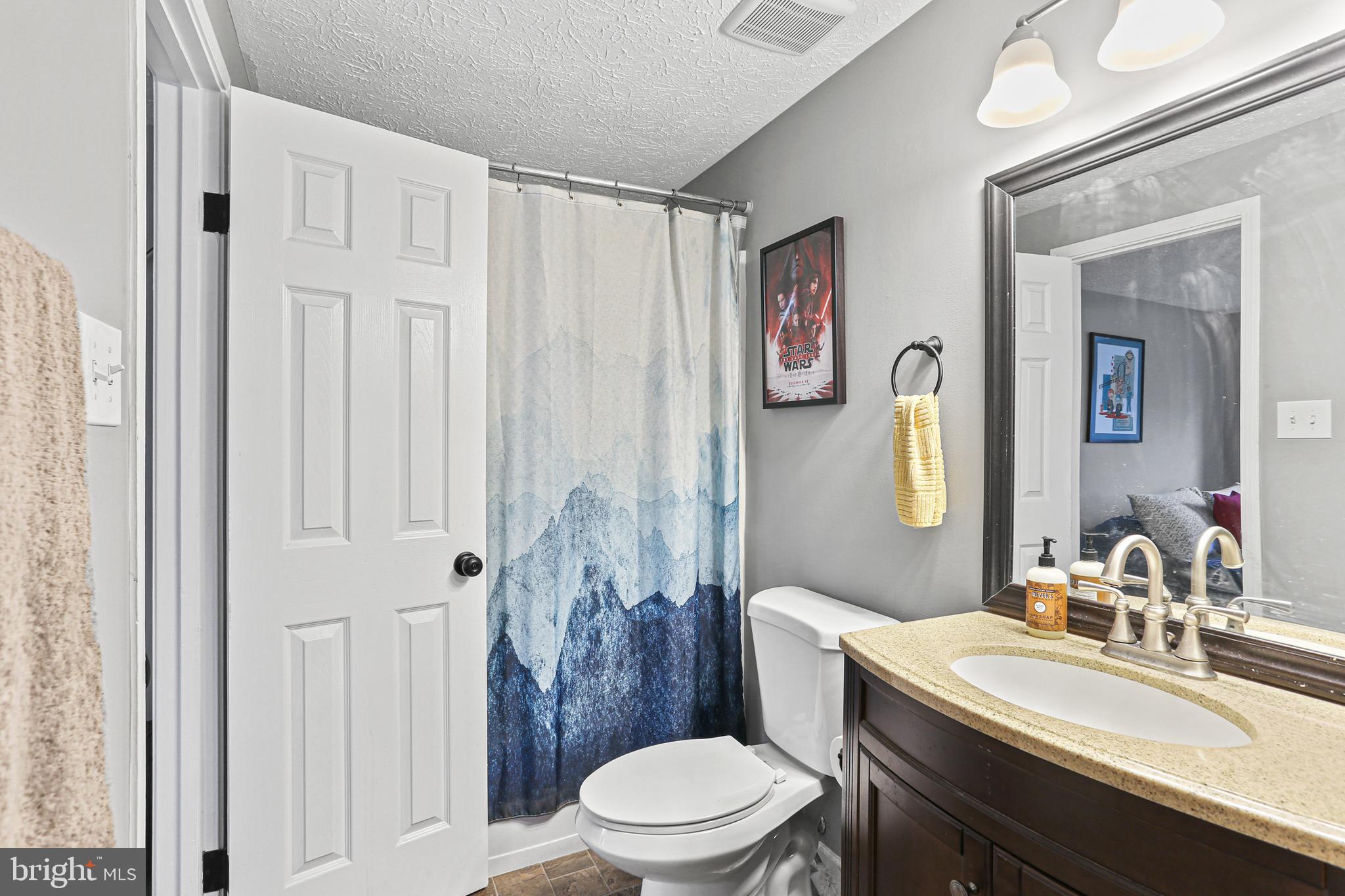 HILLCREST KNOLLS - Residential