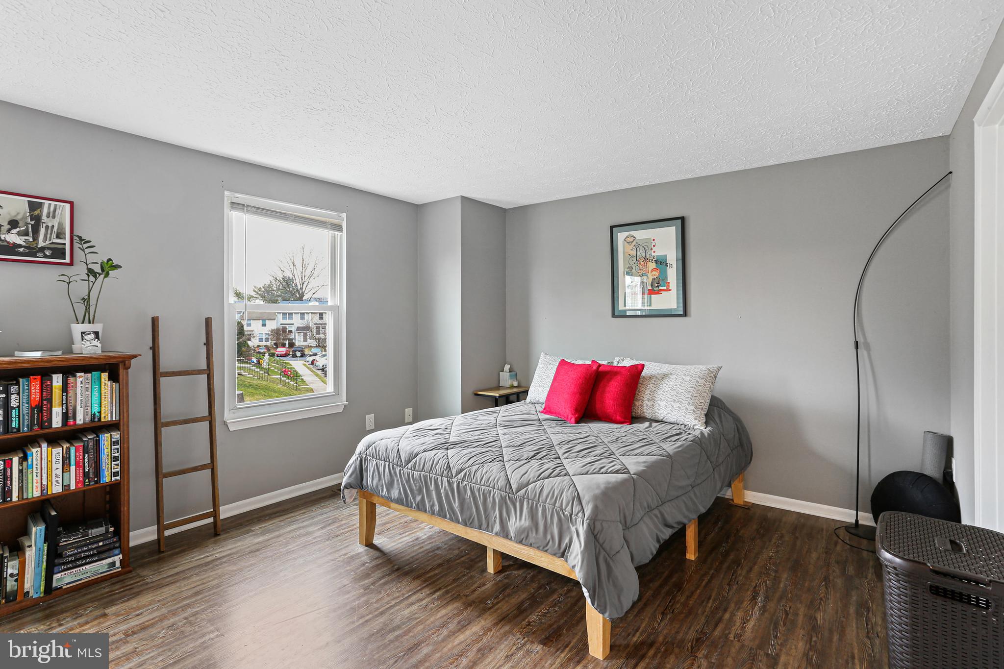 HILLCREST KNOLLS - Residential