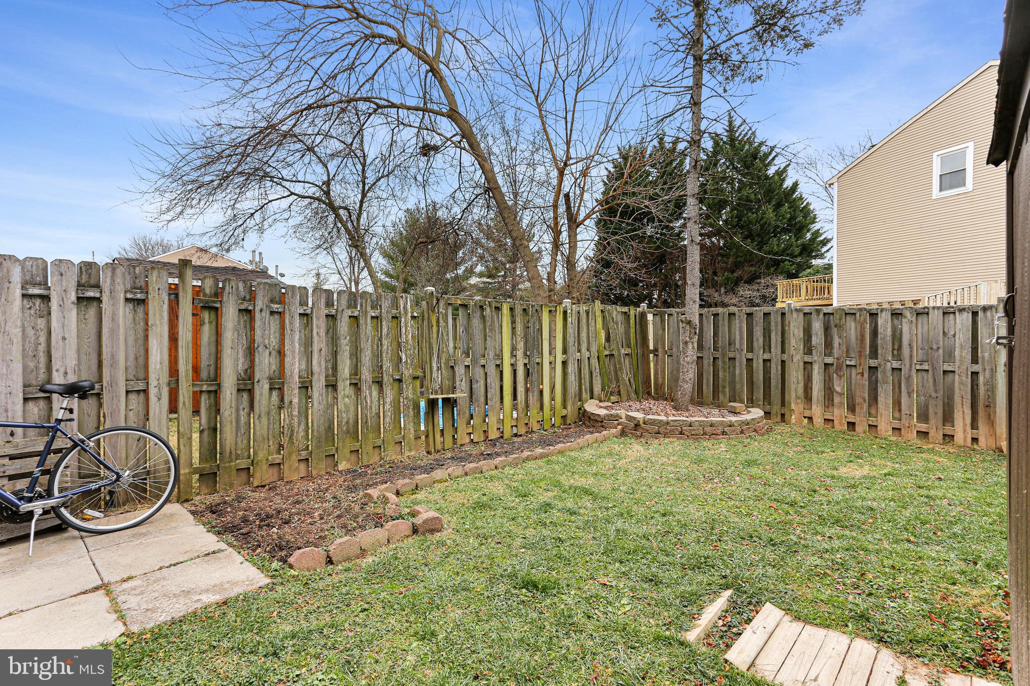 HILLCREST KNOLLS - Residential