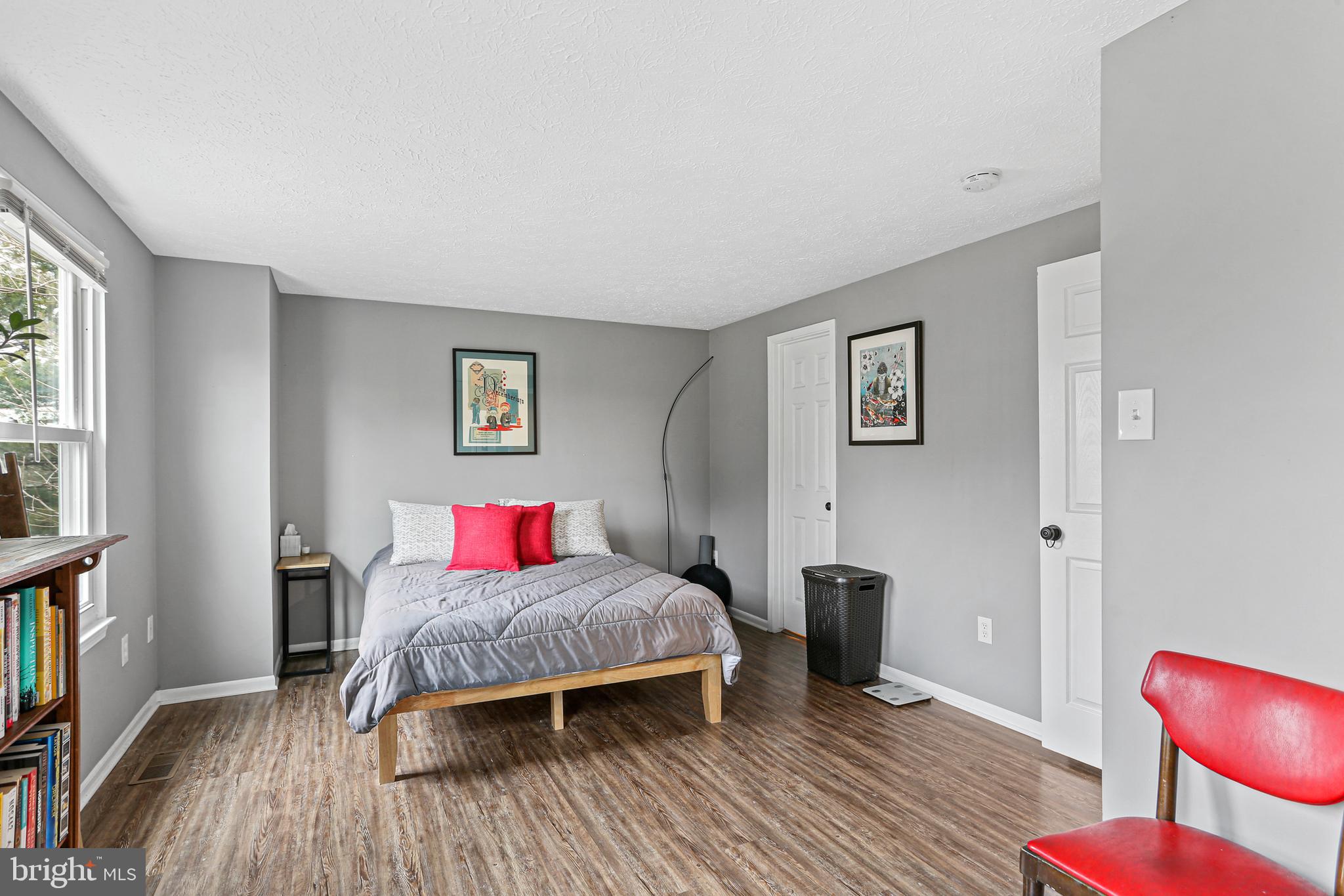 HILLCREST KNOLLS - Residential