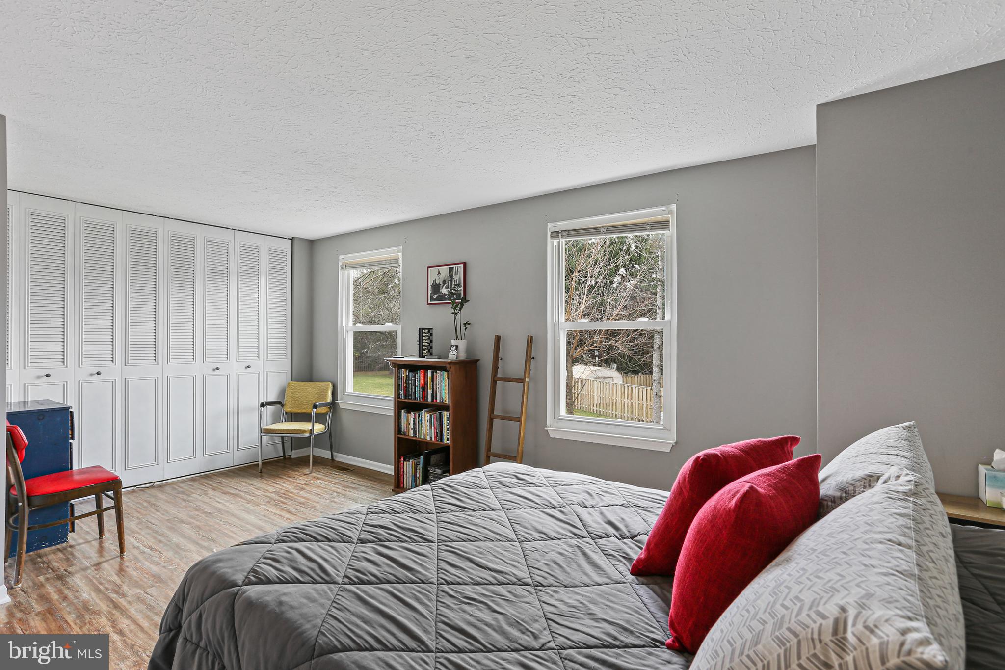 HILLCREST KNOLLS - Residential