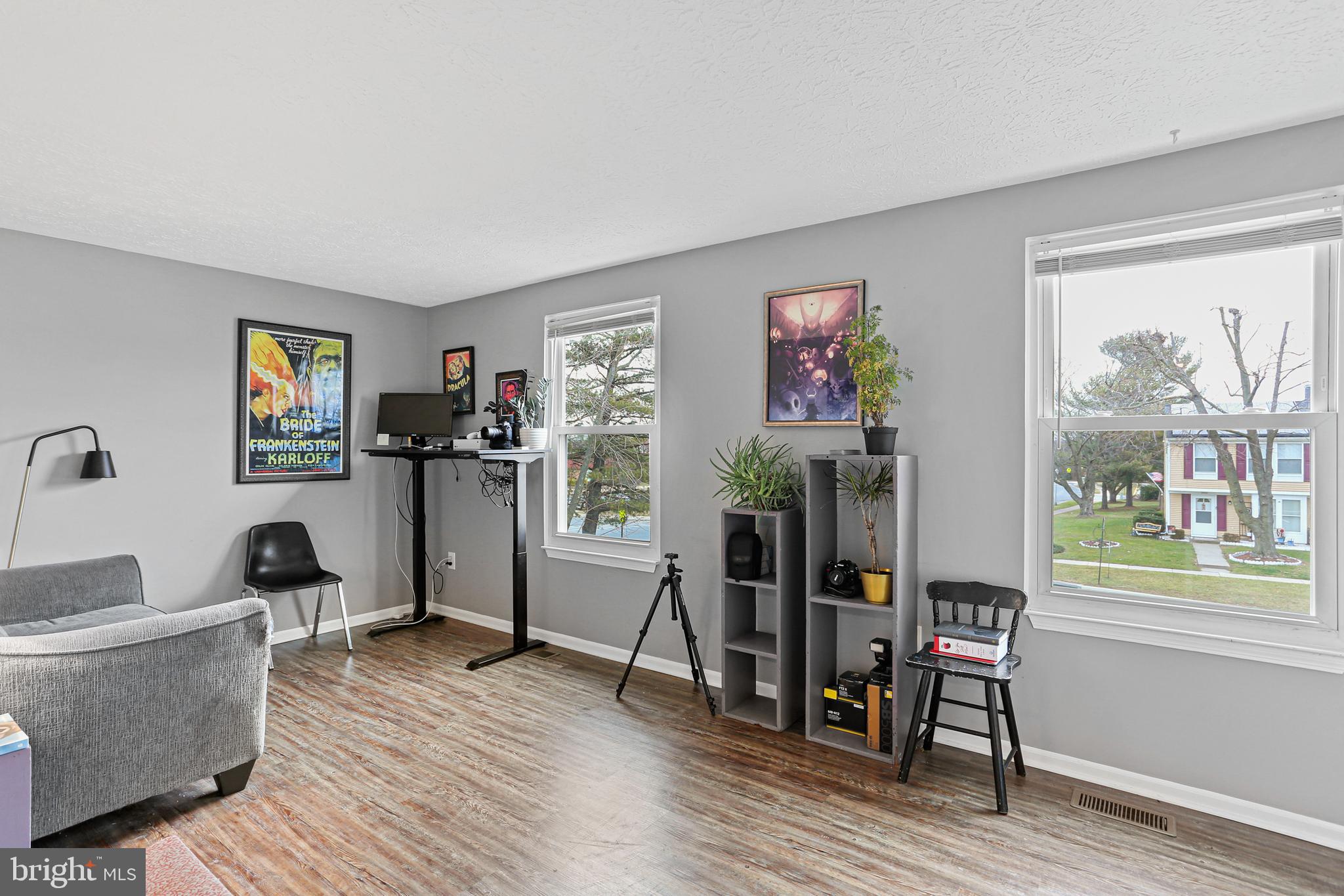 HILLCREST KNOLLS - Residential