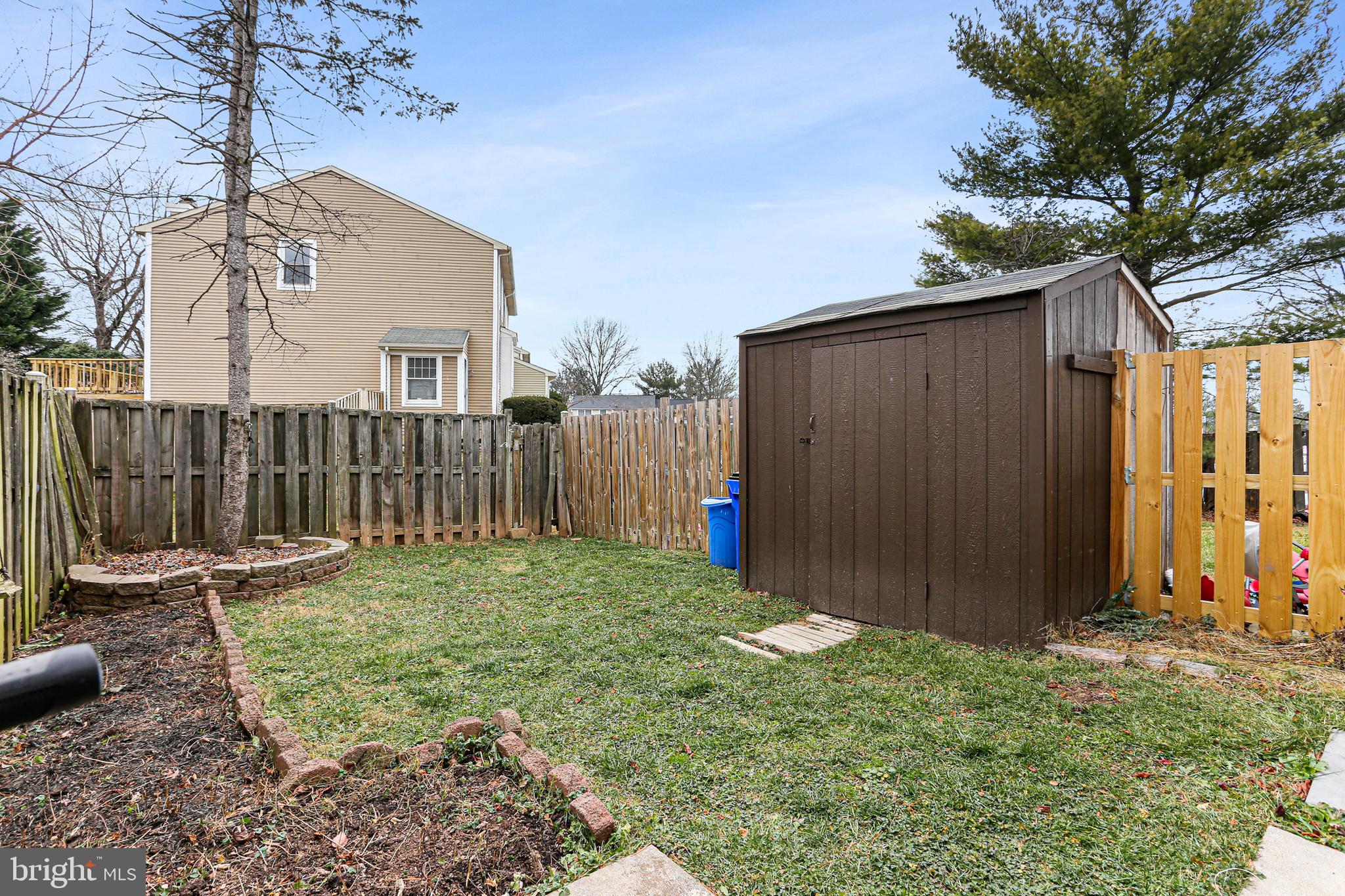 HILLCREST KNOLLS - Residential