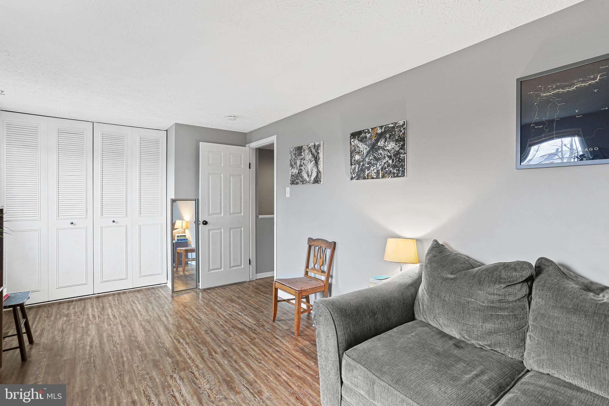 HILLCREST KNOLLS - Residential