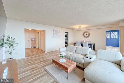 3705 S GEORGE MASON DRIVE 1811S FALLS CHURCH VA 22041