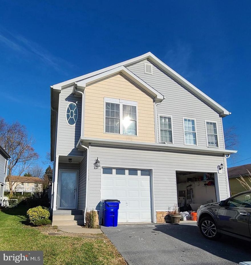 This is a home you do not want to miss!
End unit home at a great convenient location. Plenty of natural lighting. Granite counters. Wood/tile floors. Updated bathrooms and kitchen. Fully finished walk up basement. School Bus stops steps away for elementary, middle and high schools.
NOTE: BASEMENT IS NOT INCLUDED IN THIS RENTAL.