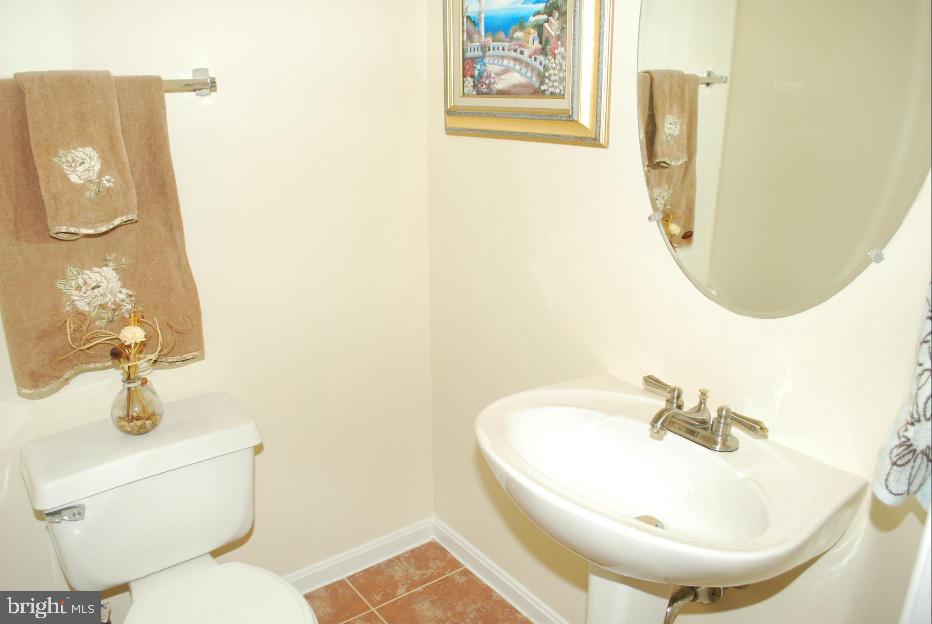 RANDOM HILLS - Residential Lease