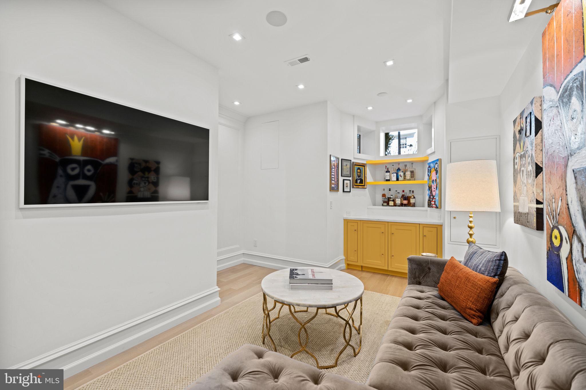 GEORGETOWN - Residential
