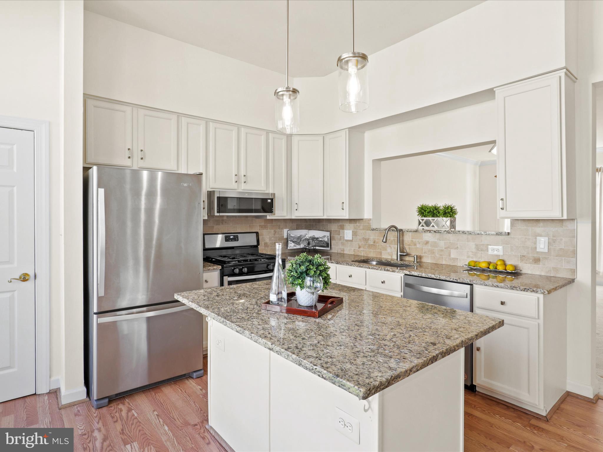 LOWES ISLAND - Residential