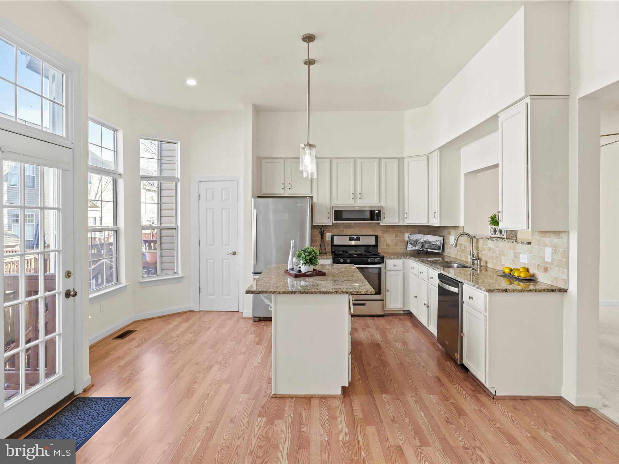 LOWES ISLAND - Residential