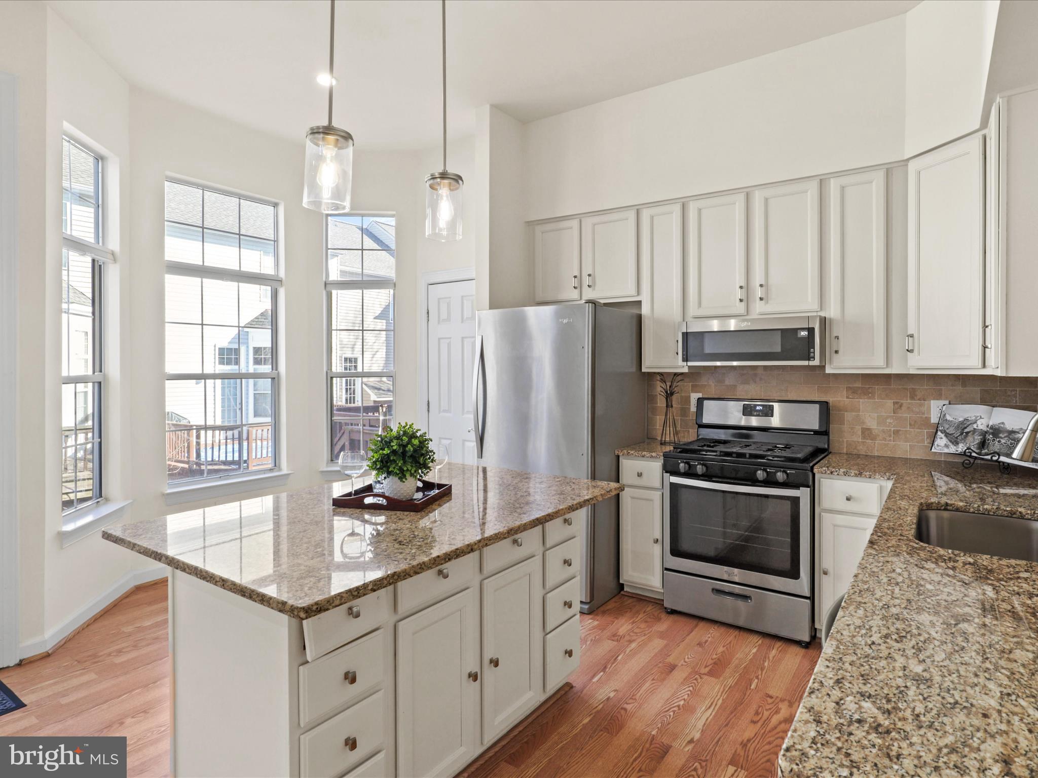 LOWES ISLAND - Residential