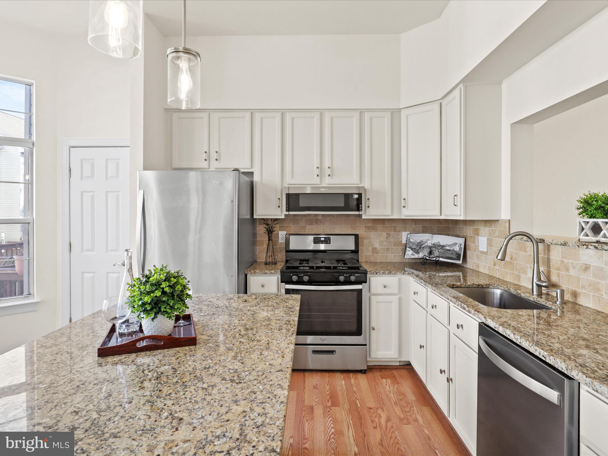 LOWES ISLAND - Residential