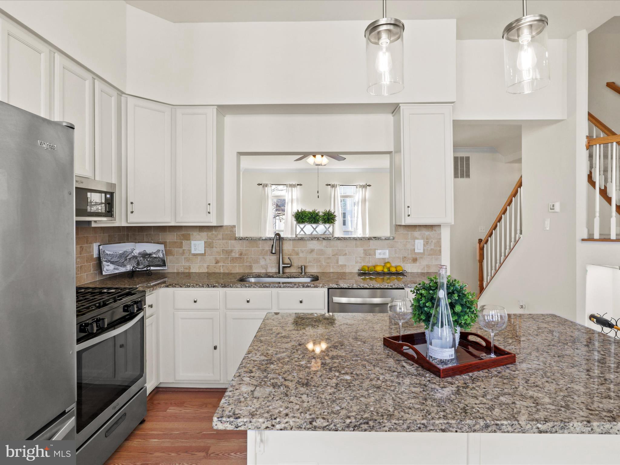 LOWES ISLAND - Residential