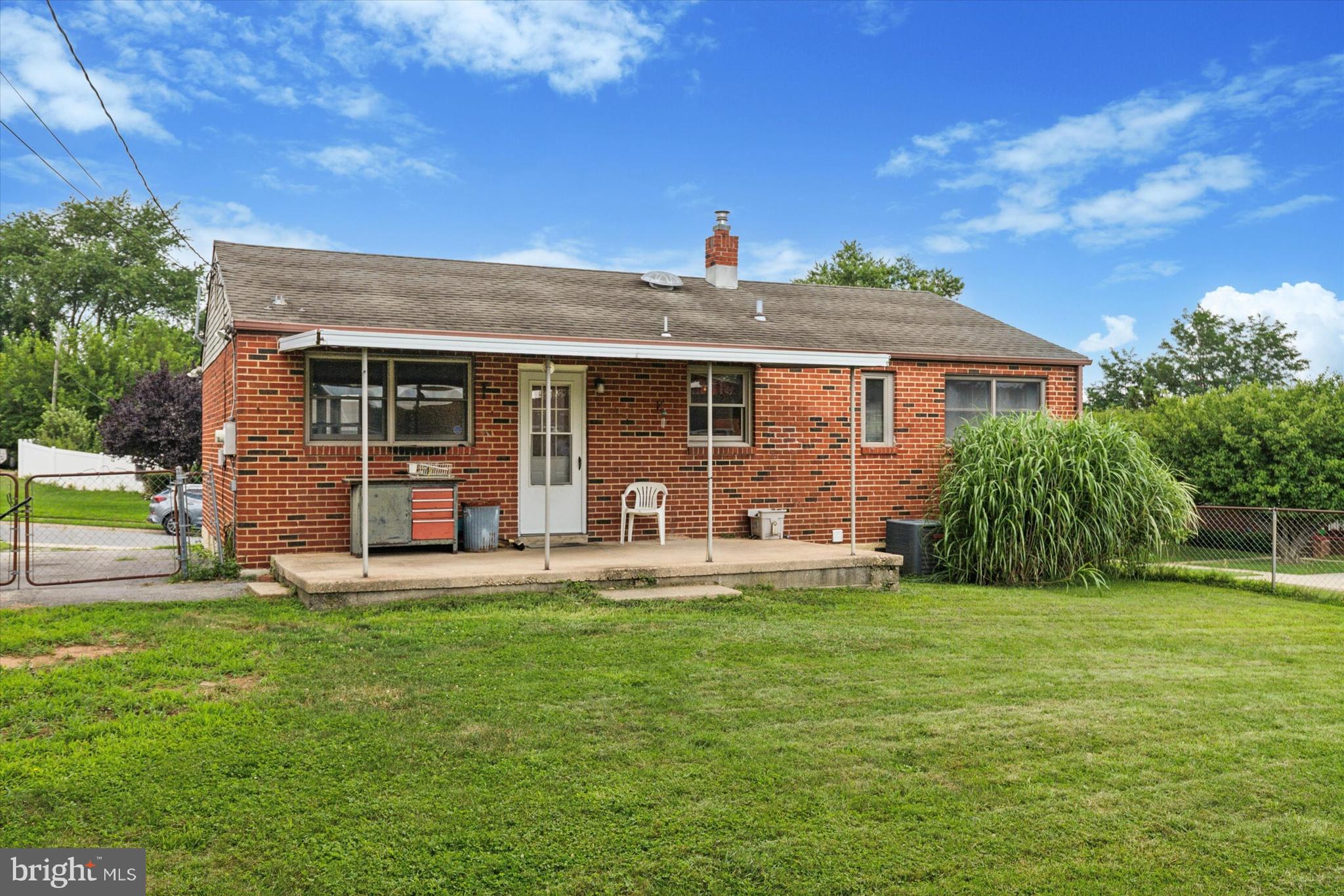 2 RADCLIFF COURT
