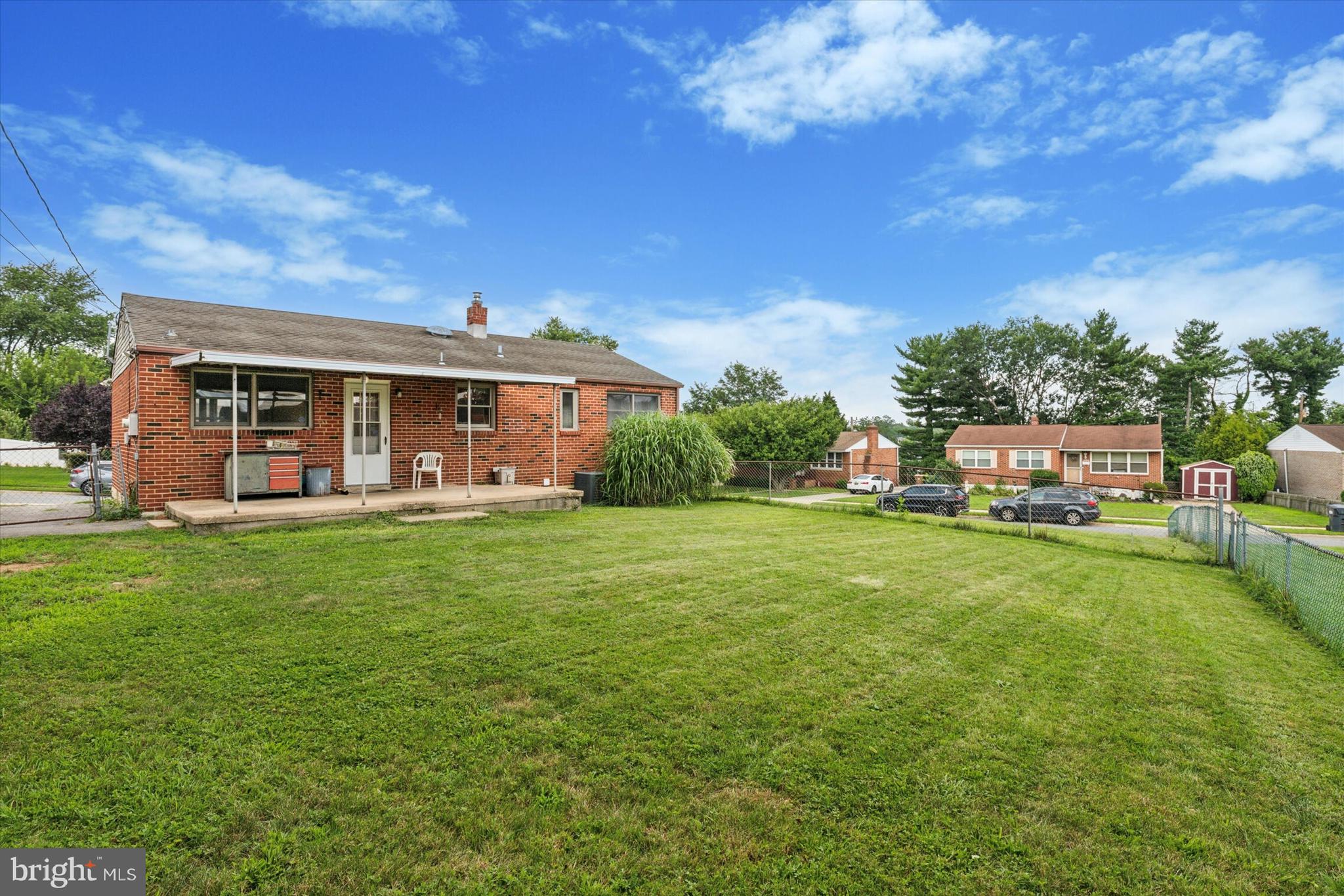 2 RADCLIFF COURT